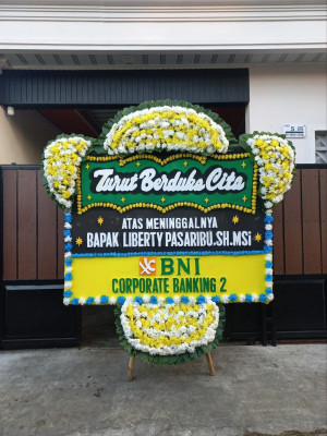 Papan Bunga Duka di Narimbang