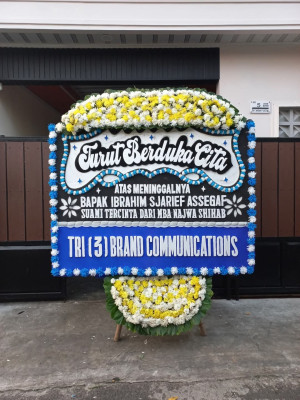 Papan Bunga Duka di Narimbang